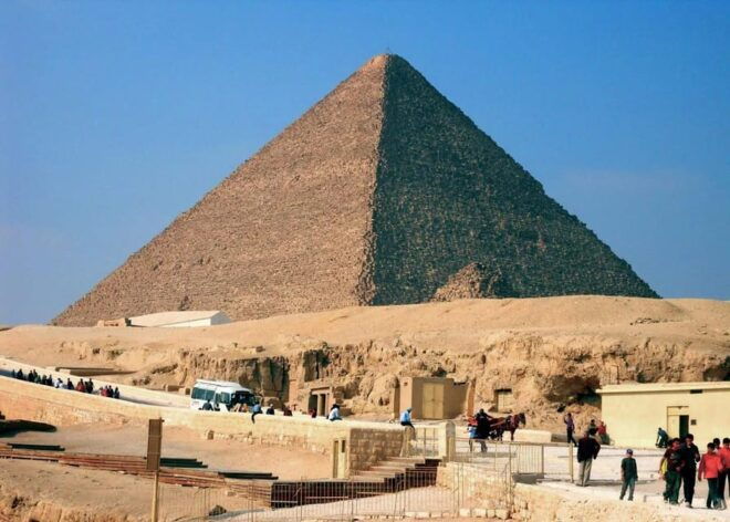 Wonders of Giza: A Half-Day Inside Khufus Pyramids - Tips for a Memorable Visit