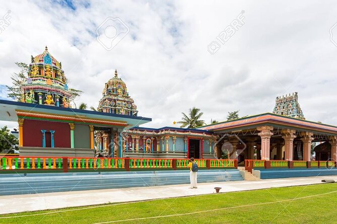 Wonders of Nadi Tour - Hindu Temple, Sleeping Giant Gardens, Markets & Shopping - Immerse in the Vibrant Fruit and Vegetable Markets