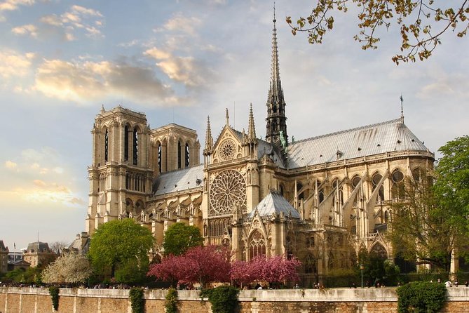 Wonders of Paris by Bike (Night ) - How to Book a Night Bike Tour in Paris