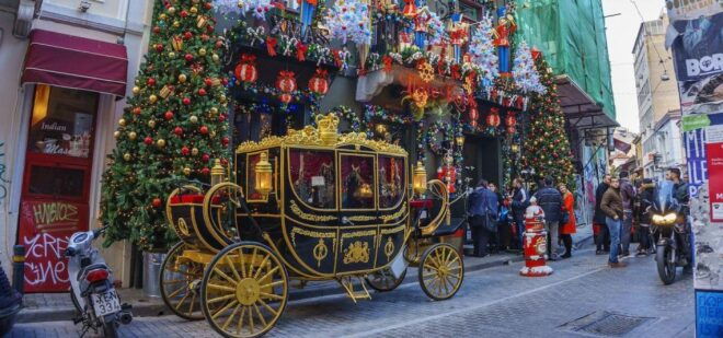 Wondrous Christmas Tour Around Athens - Enchantment of Syntagma Square