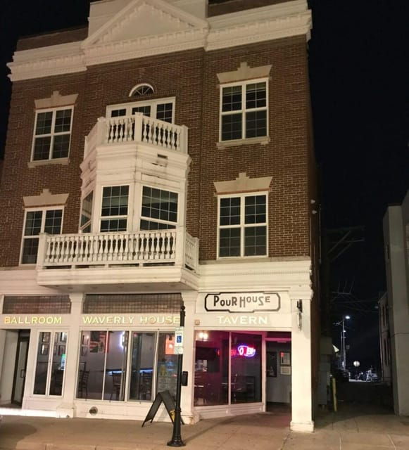 Woodstock Ghost Walk: Haunted History Tour - Famous Entertainers of Woodstock