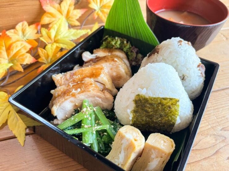 World-Famous Dish Teriyaki Chicken Bento With Onigiri - History and Origins of Teriyaki Chicken Bento
