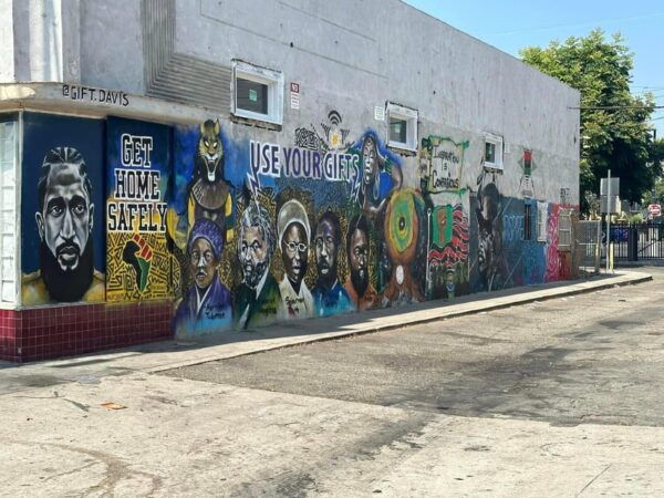 WORLD FAMOUS L.A. HOOD LIFE TOUR - Knowledgeable Guides and Insights