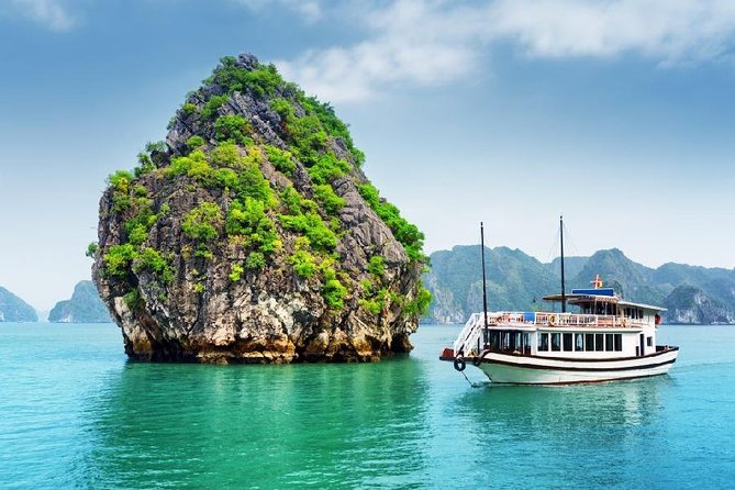 [World Heritage] Halong Bay Day Trip 4-Hour Cruise Tour With Lunch/Sea Kayak or Bamboo Boat (Rowing - Weather and Minimum Traveler Requirements
