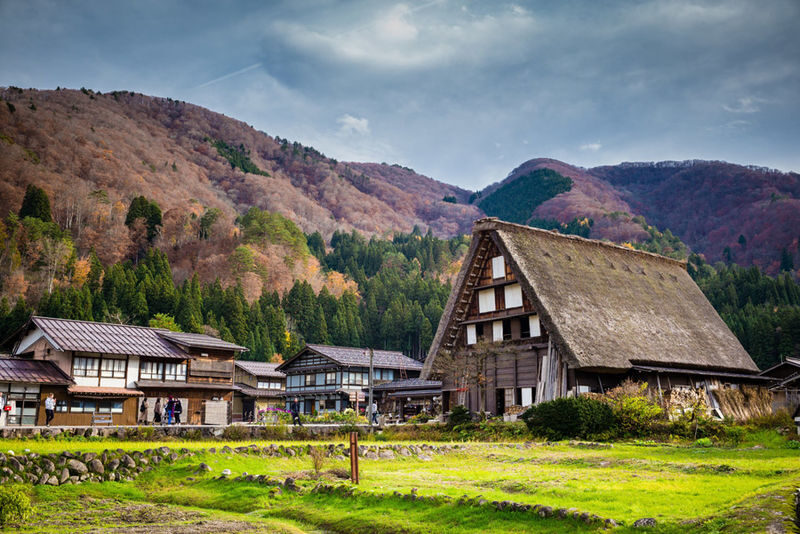 World Heritage Shirakawago and Takayama Private Tour from Nagoya - What the gassho-zukuri houses tell you