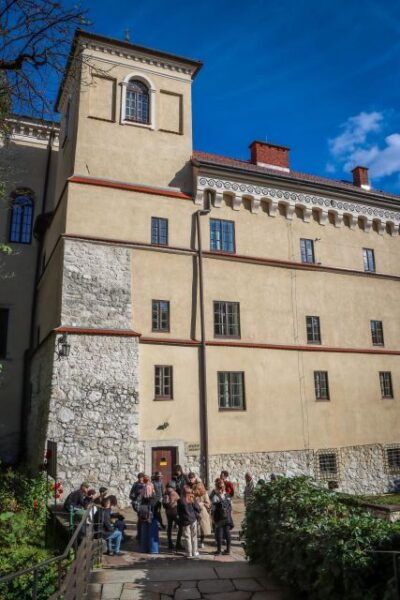 World War II in Krakow Walking Tour in English - Meeting Point and Accessibility