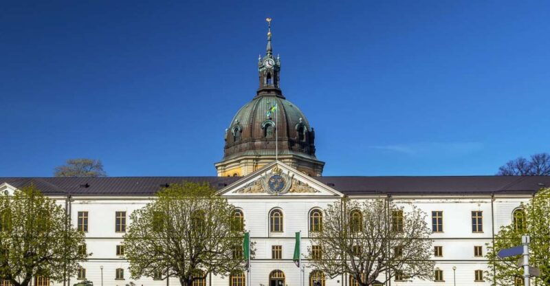 World War II Stockholm Old Town Walking Tour and Army Museum - A Closer Look at the Tour Experience