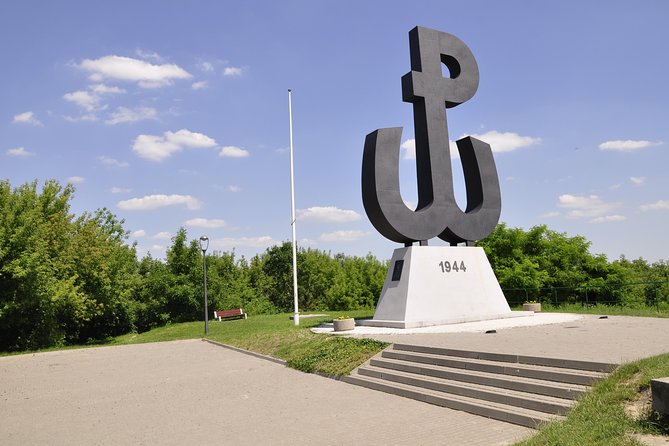 World War II Warsaw Private Tour With Military Cemetery - Pricing and Booking Information