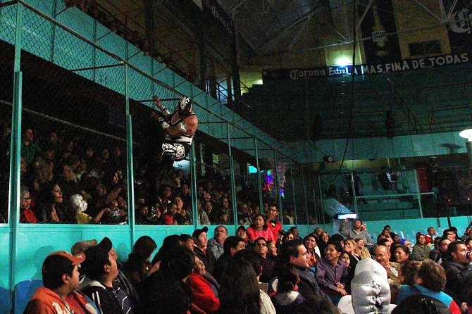 Wrestling in Puebla (Monday Only) - Questions and Help