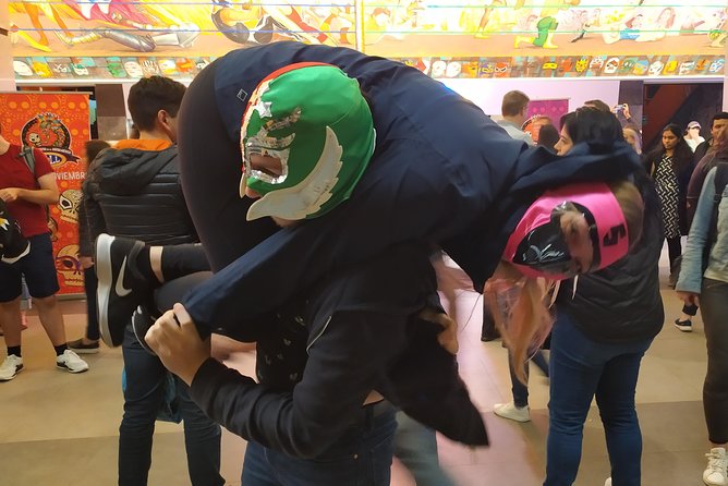 WRESTLING Tour Created by Fans With TACOS and MEZCAL - Memorable Lucha Libre Atmosphere
