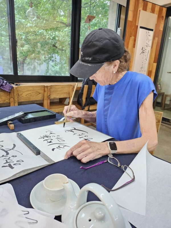 Write a Meaningful Korean Calligraphy Scroll in Insadong - A quiet workshop on Insadong-gil