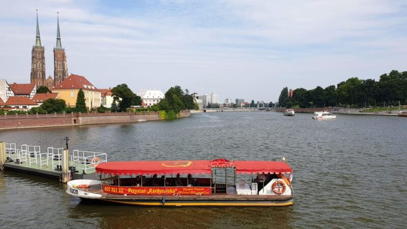 Wrocaw: Gondola cruise with a guide (1 hour) - Exploring Wrocław from the Water: A Practical Overview