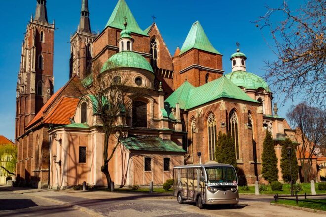 Wroclaw: 1-Hour Sightseeing Tour by Electric Car - Booking Information