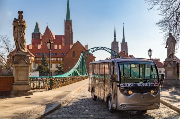 Wroclaw: 1-Hour Sightseeing Tour by Electric Car - Accessibility and Comfort