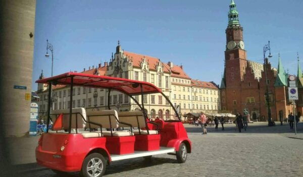Wroclaw: 2-Hour Private E-Bus Tour for Small Groups/4 Places - Multimedia Fountain Show