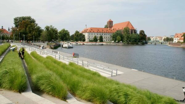 Wrocław: 2-Hour RETRO E-Bus Tour (For Groups up to 7 People) - Frequently Asked Questions
