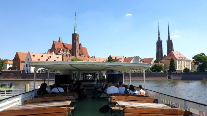 Wrocław: Boat Cruise With a Guide - Accessibility and Recommendations