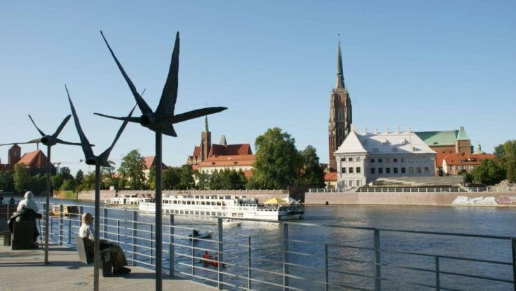 Wrocław: City Walk and Cruise by Luxury Ship - Highlights of the Tour