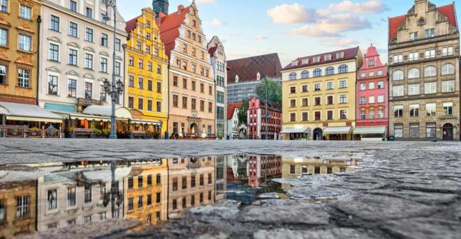 Wroclaw: Express Walk With a Local in 60 Minutes - Booking Information