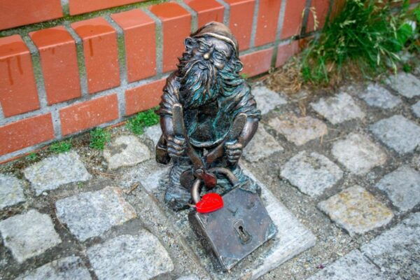 Wroclaw: Express Walk With a Local in 60 Minutes - Frequently Asked Questions