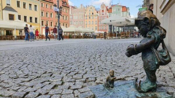 Wrocław: Following the Dwarfs. See the City Differently! 2h - Tour Duration, Pricing, and Accessibility