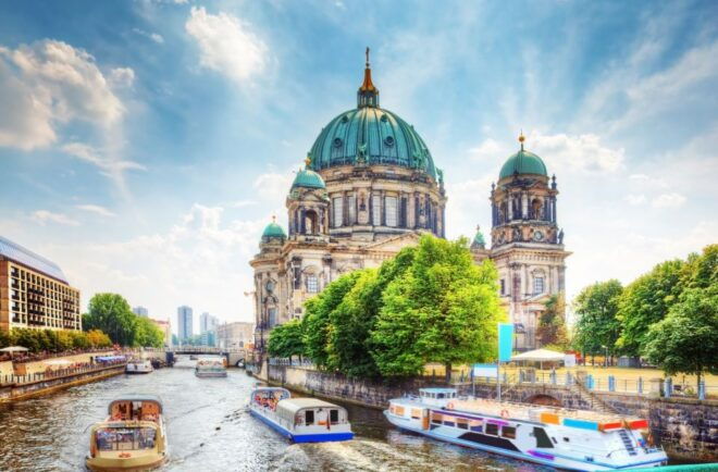 Wroclaw: Full Day Trip to Berlin - Exploring Historical Landmarks