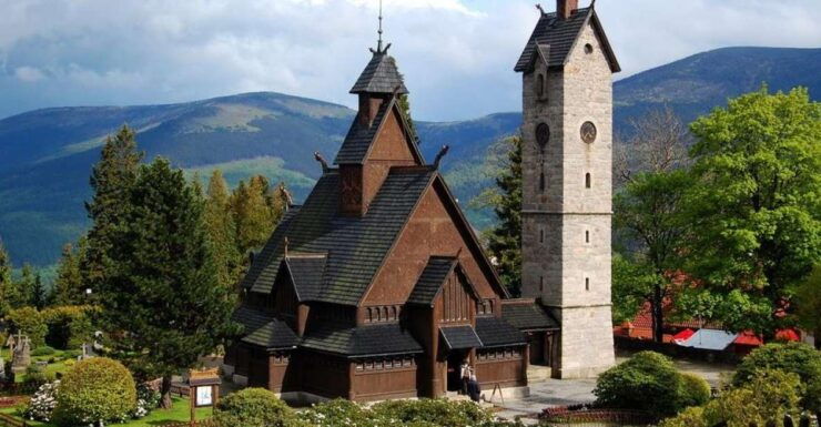 Wroclaw: Giant Mountains & Valley of Palaces Day Tour - Pickup and Highlights Included