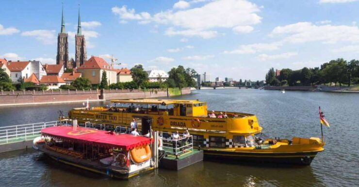 Wrocław: Long City Walk and River Cruise - Private Group Experience Highlights