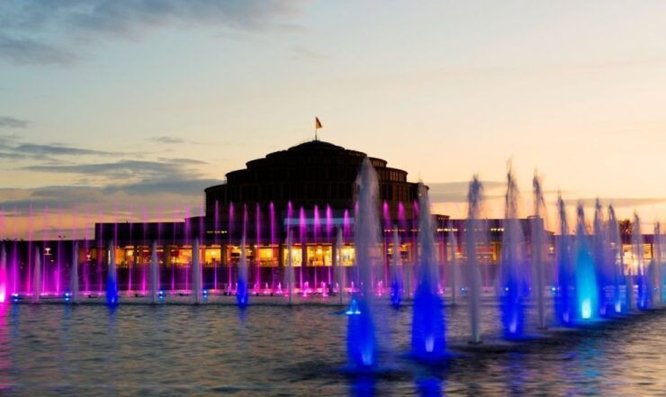 Wroclaw: Multimedia Fountain Evening Show - Transportation and Meeting Point