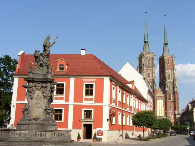 Wroclaw: Old City Walk and Cruise With Small Gondola - Activity Details