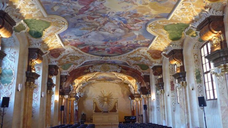 Wroclaw: Old Town Highlights Private Walking Tour - Experience Highlights