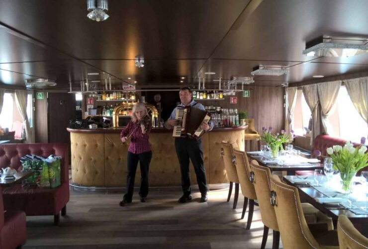 WrocłAw: Old Town Tour and River Boat Ride With Music - Tour Highlights