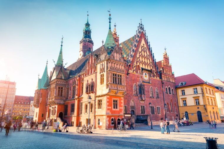 Wroclaw: Private Old Town Guided Walking Tour (2 h) - Who Would Love This Tour?