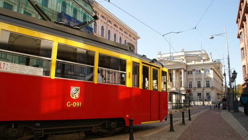 Wroclaw: Private Tour by smal Historic Tram (1,5h, 16 seats) - A Journey in Style: Riding in a Vintage Tram