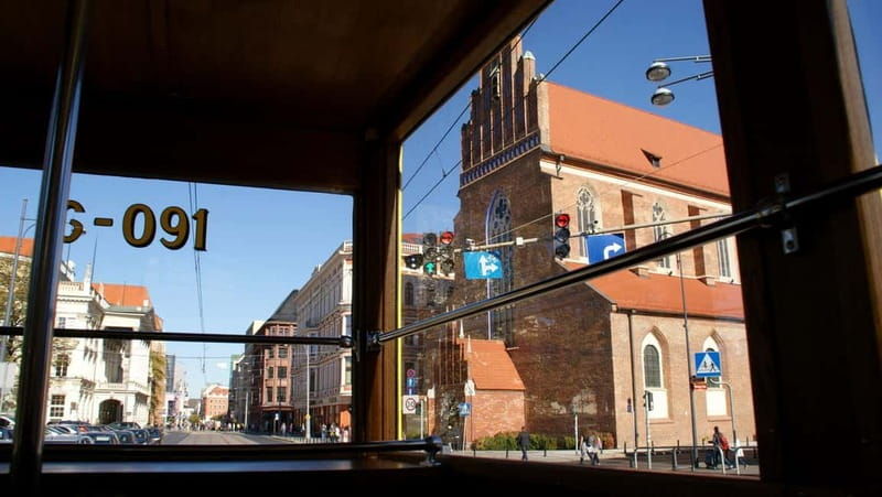 Wroclaw: Private Tour by smal Historic Tram (1,5h, 16 seats) - FAQ