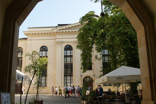 Wroclaw Tour, Licensed Guide + Electric Car, 2h, Gr. 13-15 People - Frequently Asked Questions