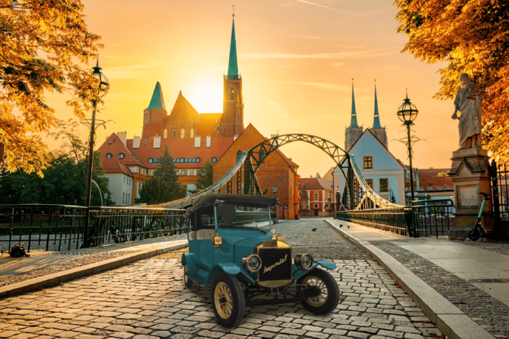 Wrocław: Tour of the Old Town in an Imperial E-car - Pricing and Booking