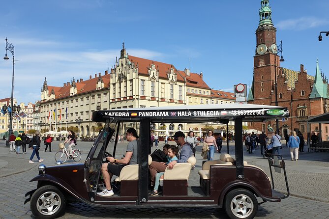 Wroclaw: Tour With RETRO E-Bus, 2h Gr. 3-7 People, English-Guide - Duration and Group Size