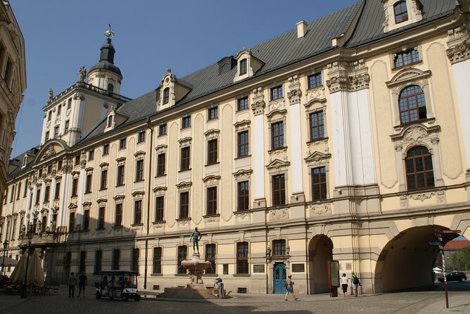 Wroclaw: Tour With RETRO E-Bus, 2h Gr. 3-7 People, English-Guide - Cancellation Policy and Pricing