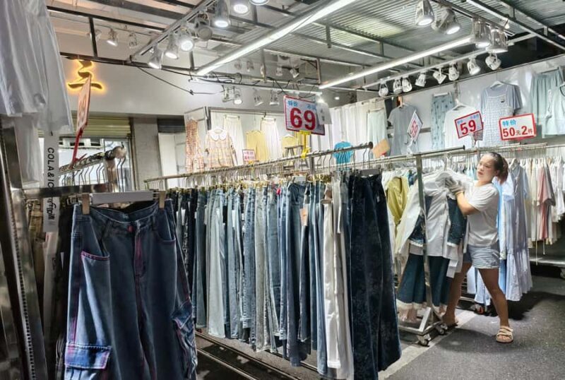 Wuhan: Baocheng Road Night Market Tour - Exploring Wuhan’s Night Market Scene: What You Can Expect