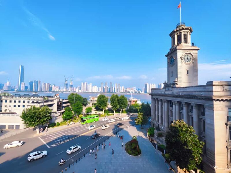 Wuhan:Hubei Museum, Yellow Crane Tower,Sky Rail + Shopping - Shopping and Food in Wuhans’ Buzzing Districts