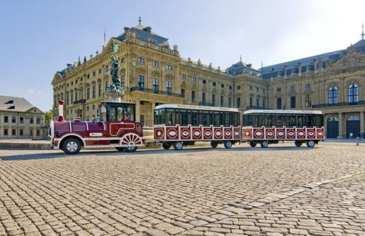 Würzburg: City Tour via the Bimmelbahn Train - Selecting Participants and Date