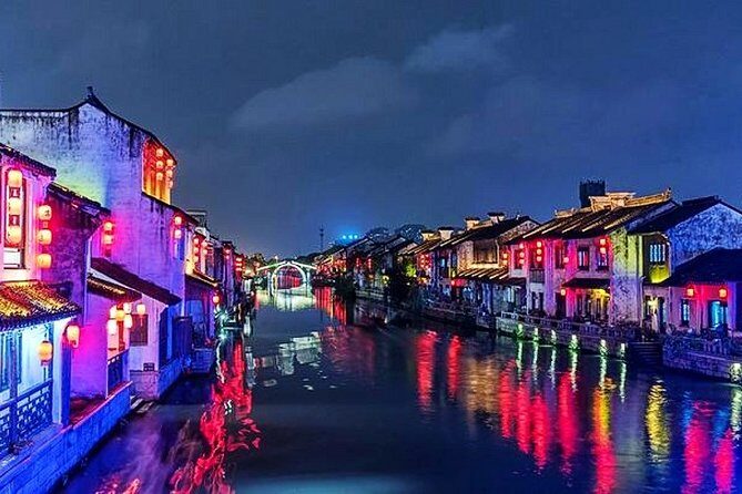 Wuxi Private Night Tour with Boat Cruise and Authentical Dinner - A Closer Look at the Wuxi Private Night Tour
