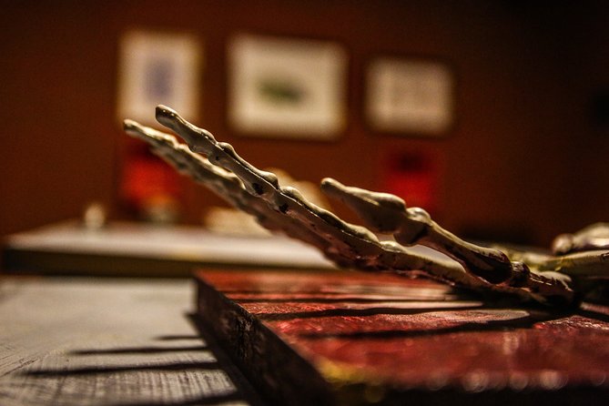 Xcape Room Bcn: Corpse Gallery Escape Room Barcelona - Inclusions and Exclusions of the Activity