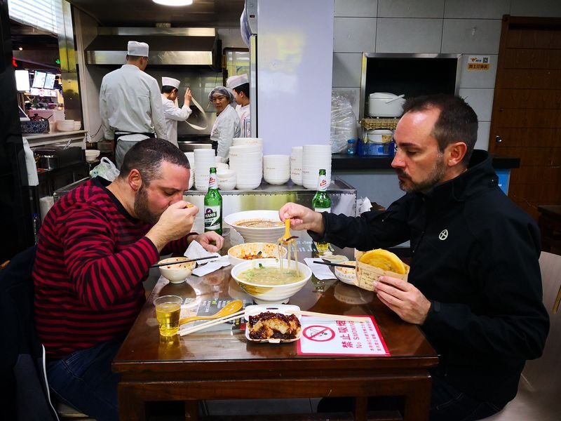 Xian Dongxin Street & Yongxingfang 3-Hour Food Tour - Who should book this food walk?
