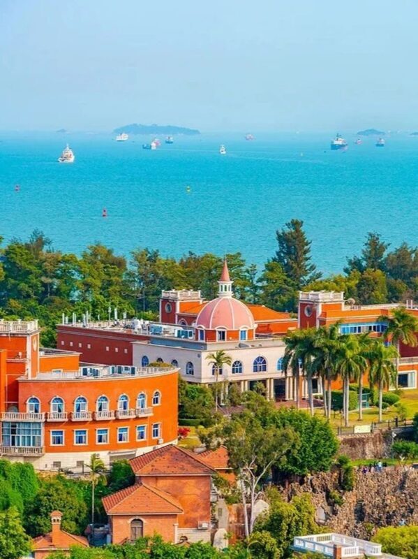 Xiamen Wuyuan Bay and Gulangyu Island Full-Day Tour - The Most Beautiful Corner and photo time