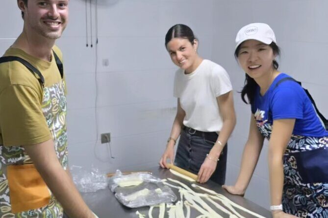Xi'an Noodle Making and Tea Tasting Experience - A Closer Look at What to Expect