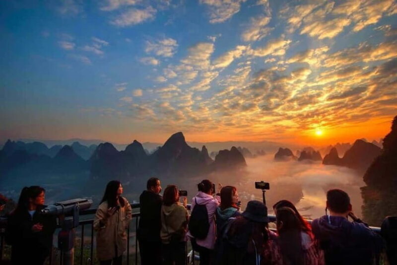 Xianggong Hill: Iconic Sunrise Photography Tour - The Itinerary: What You Can Expect