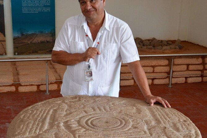 Xihuacan Culture and Archaeology Tour - Tour Guide Pablo