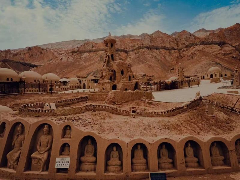 Xinjiang Flaming Mountains & Kumtag Desert 1-Day Small Group Tour - Group size and comfort on the road